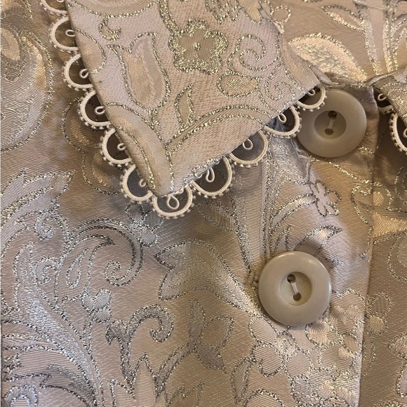 Elegant Cream Brocade Jacket and Skirt Set - Picture 3 of 13